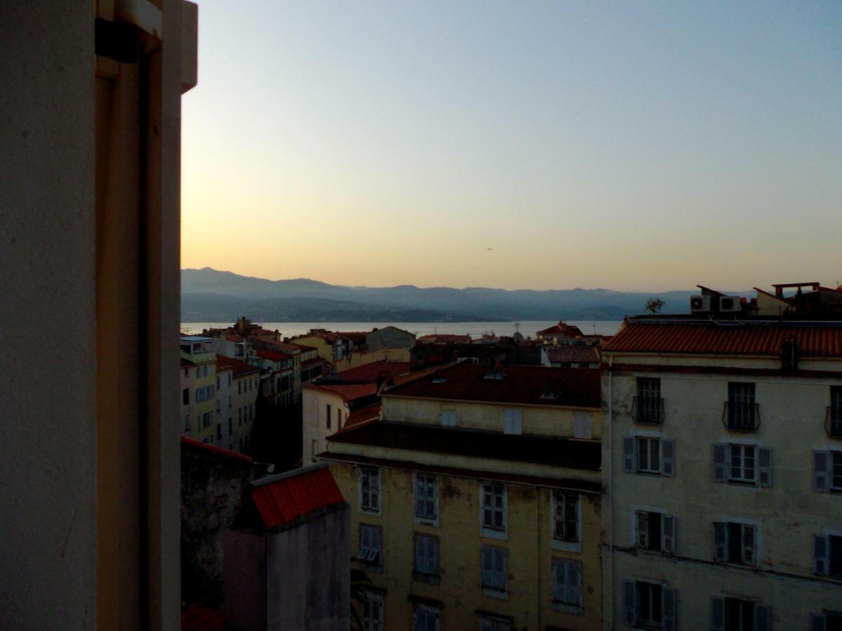 Le Pigeonnier Ajaccio Apartman Ajaccio  Kültér fotó